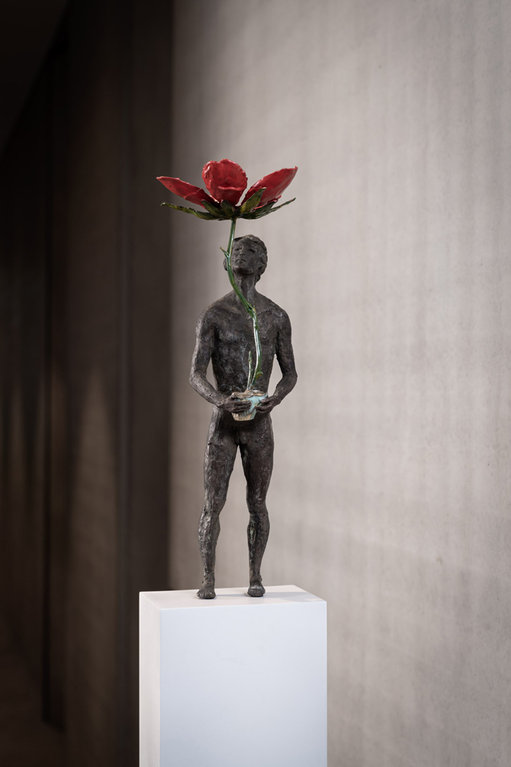 Raffaella Benetti, The Flower, Bronzeskulptur